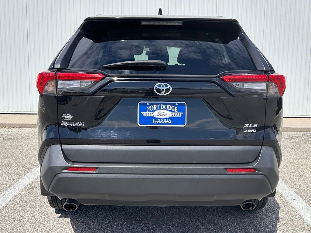 2022 Toyota RAV4 — detail view