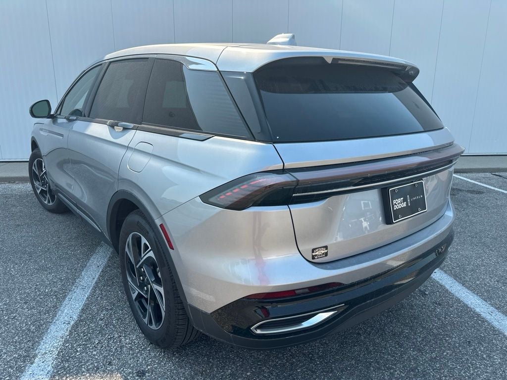 2025 Lincoln Nautilus — detail view