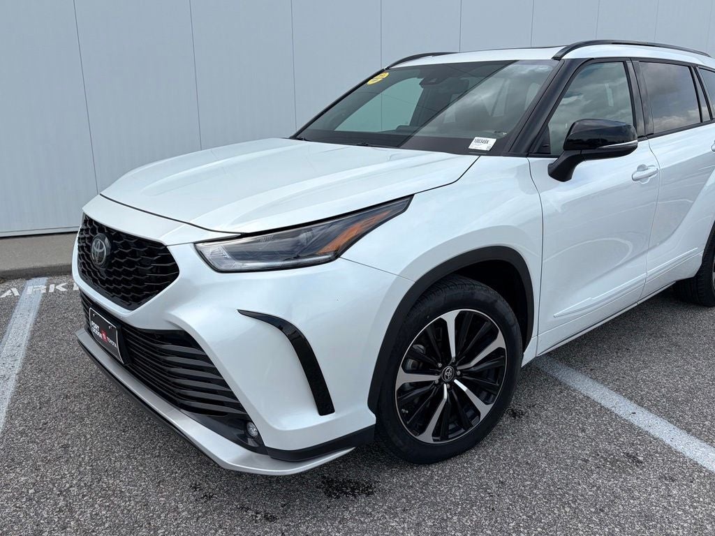 2022 Toyota Highlander — side profile view