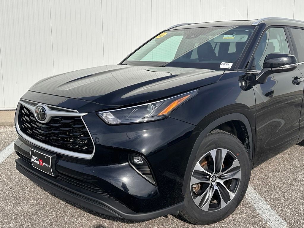 2023 Toyota Highlander — side profile view