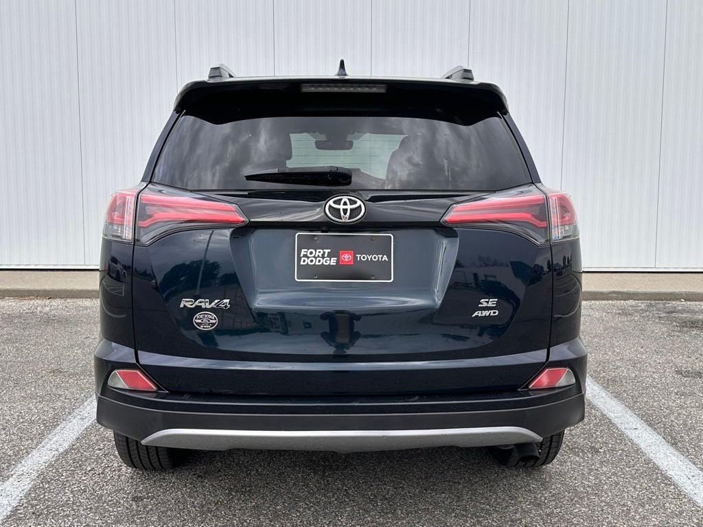 2018 Toyota RAV4 — detail view